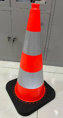 Cọc tiêu giao thông đế cao su cao 75cm
