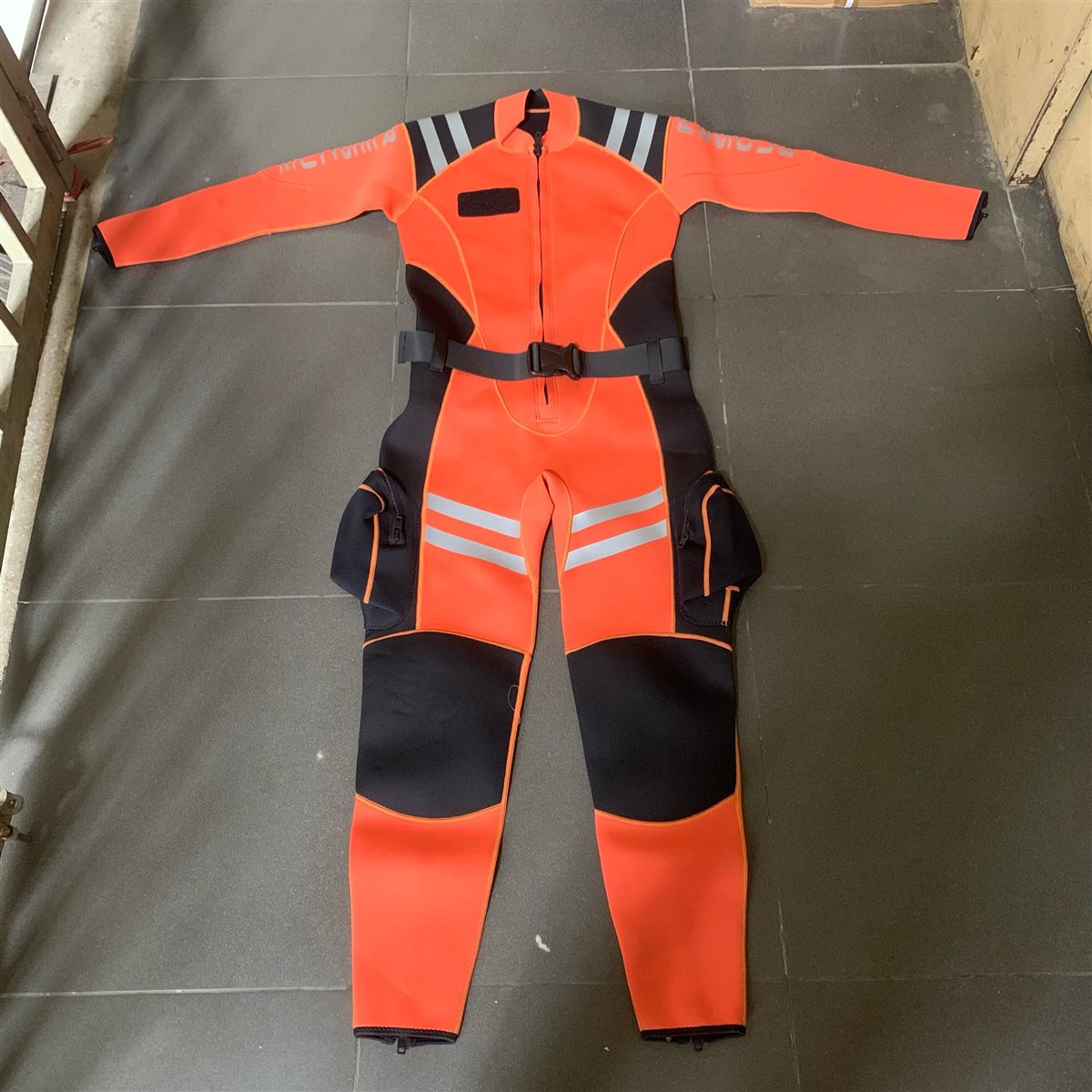 Bộ Đồ Lặn Biển Liền Thân Neoprene – Màu Cam Phản Quang / Xanh Dương, Nam Nữ